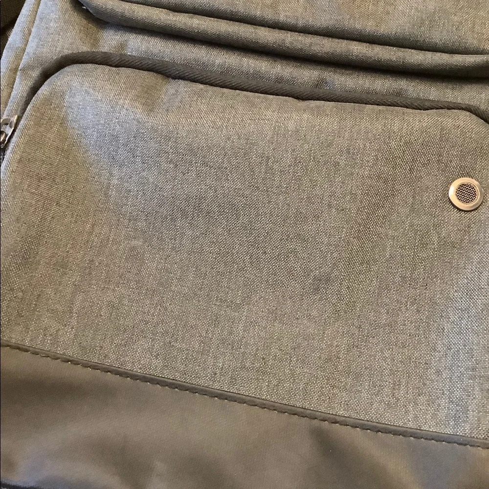 Solo 13.5” Urban Universal 11-inch Tablet Sling Bag
